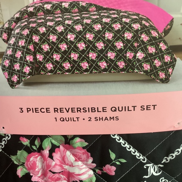 New Juicy Couture Reversible Quilt  and Sham Set- Queen/ floral - Picture 2 of 5